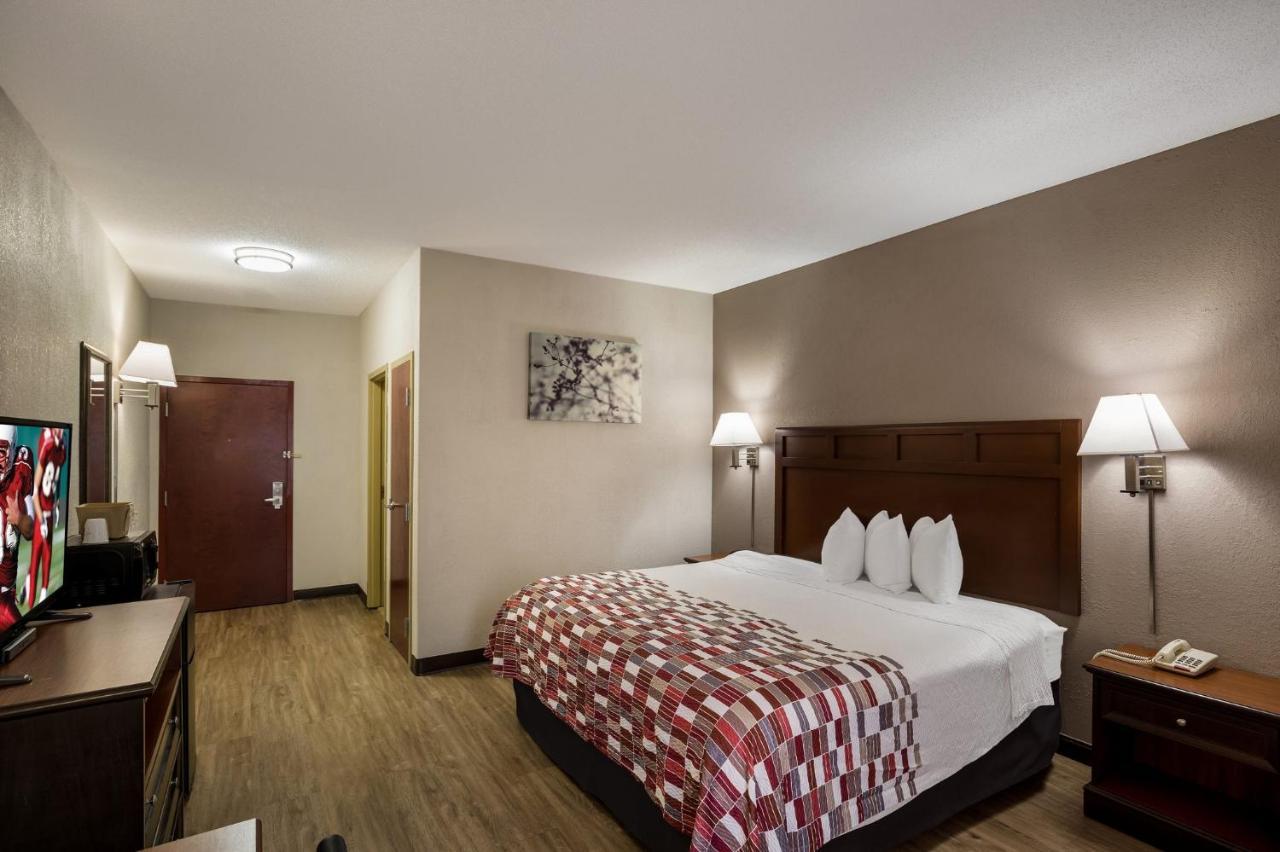 Red Roof Inn & Suites Bloomsburg - Mifflinville Exterior photo